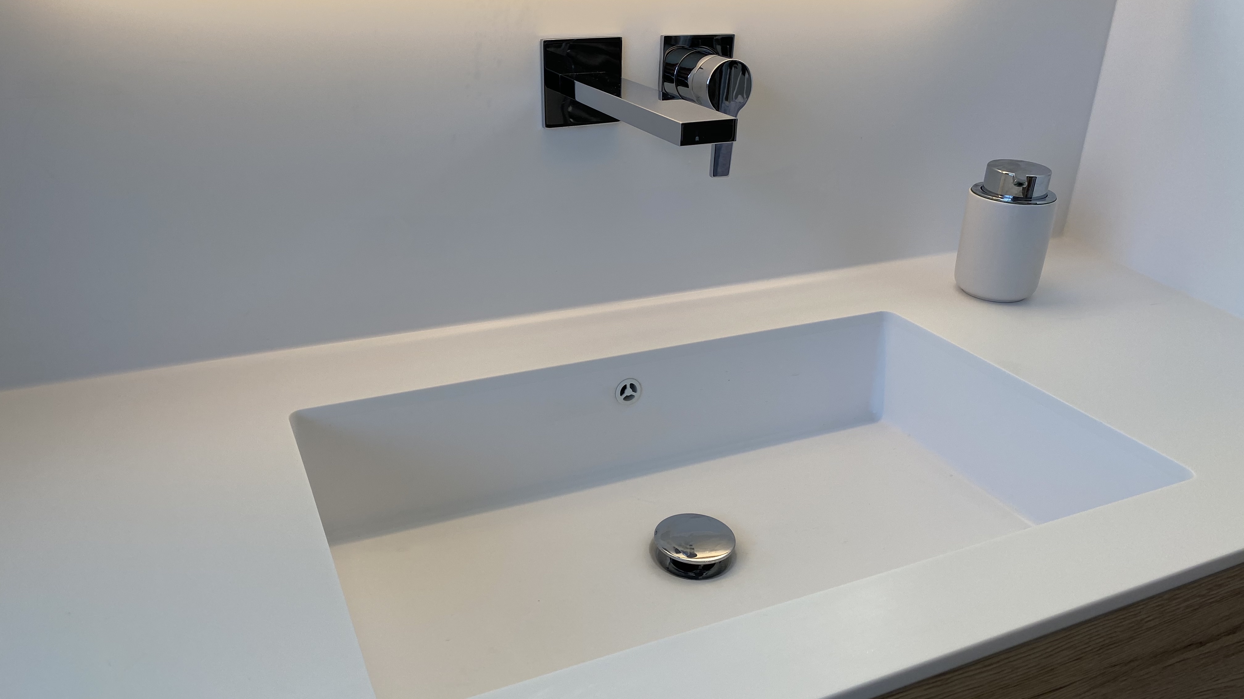 Waschtisch von Corian